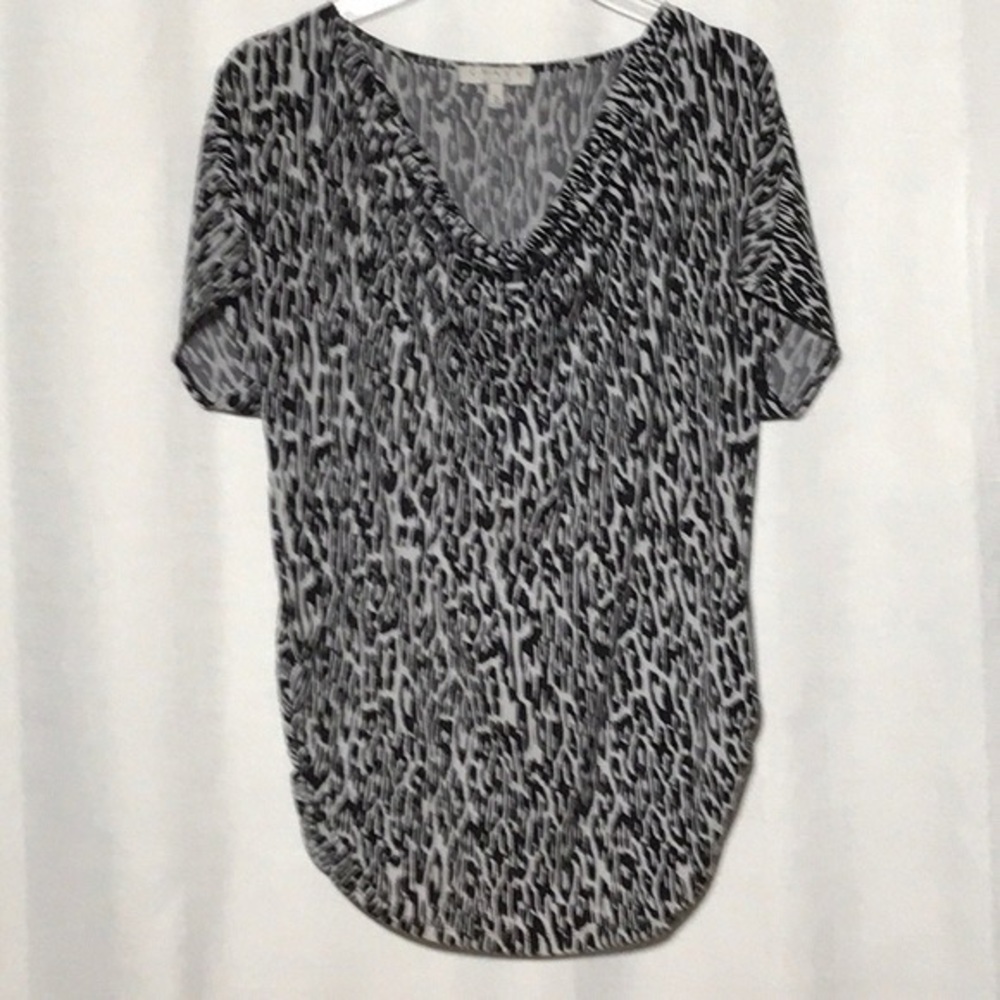 Chaus Monochrome Patterned Short Sleeve Top